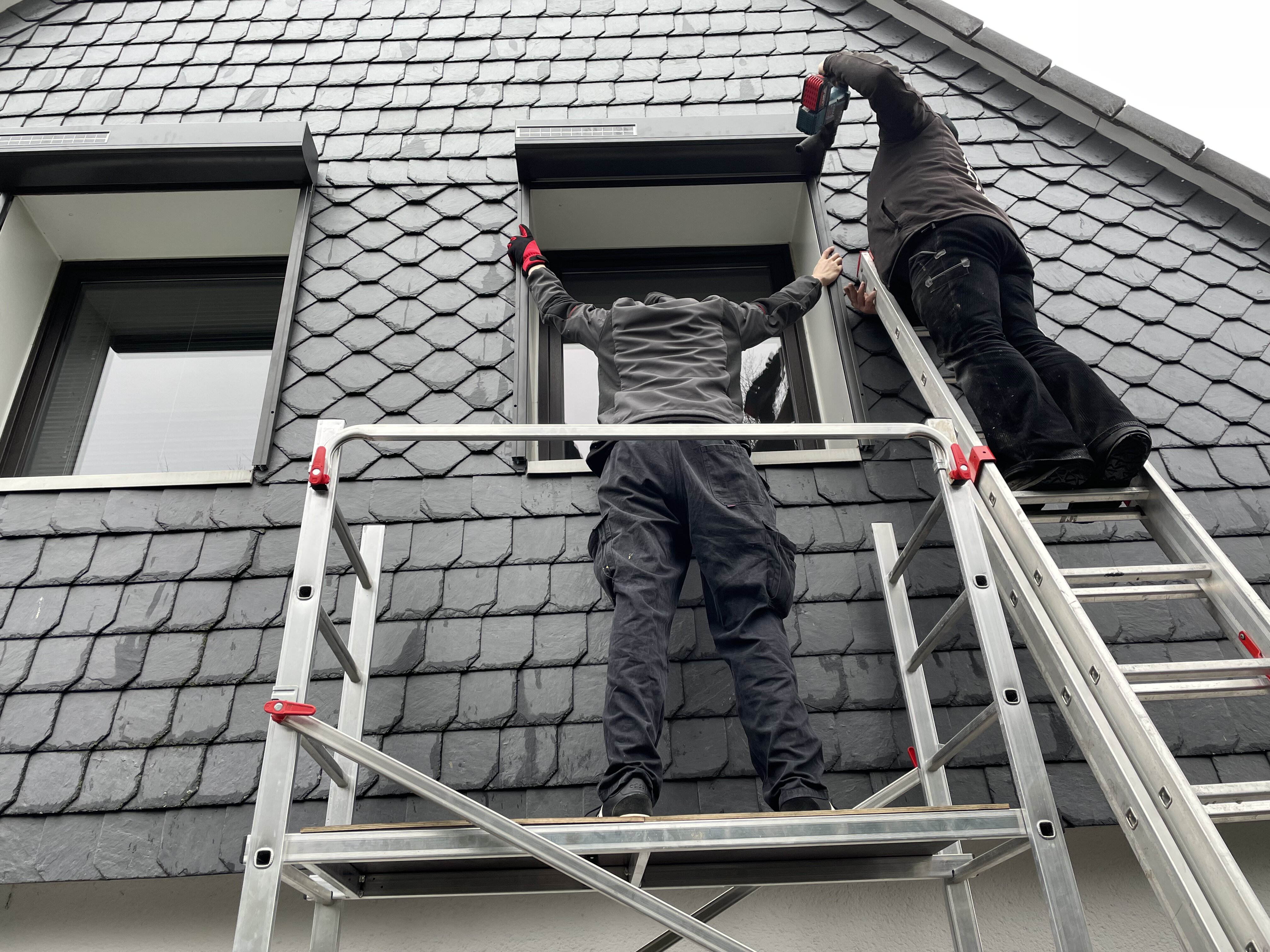Auf der Schieferfassade 